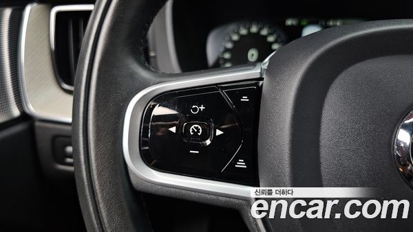Volvo XC60 2020, фото 35