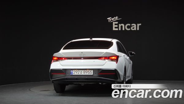Hyundai Elantra 2024, фото 4