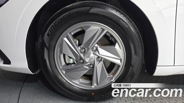 Hyundai Elantra 2024, фото 5