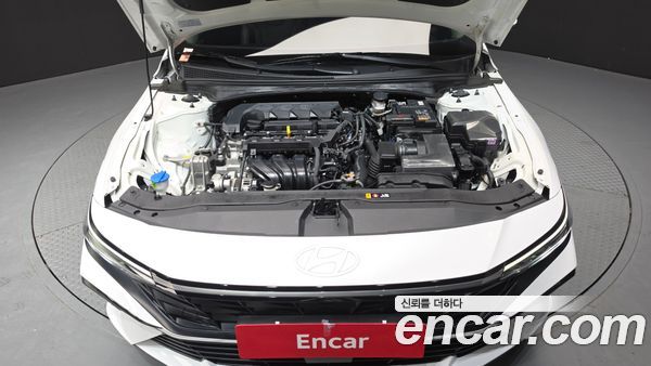 Hyundai Elantra 2024, фото 6