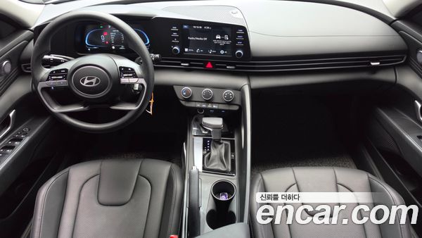 Hyundai Elantra 2024, фото 7