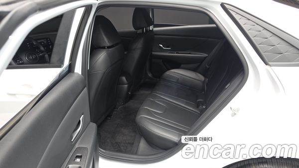 Hyundai Elantra 2024, фото 11
