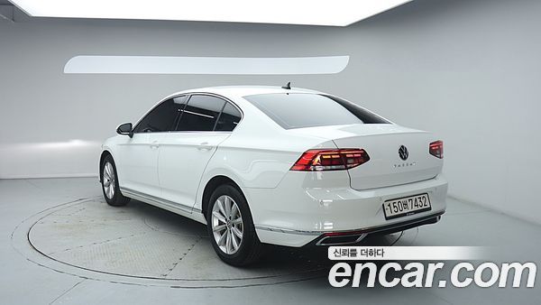 Volkswagen Passat 2021, фото 3