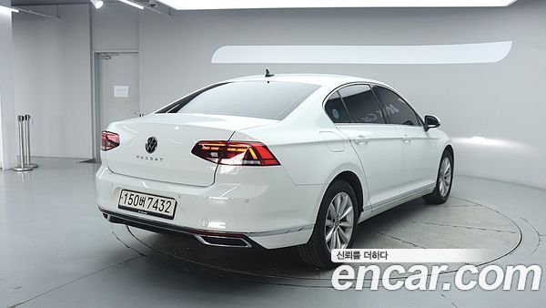 Volkswagen Passat 2021, фото 4