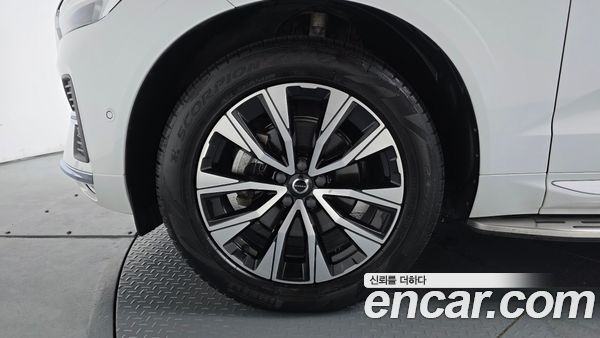 Volvo XC60 2023, фото 4