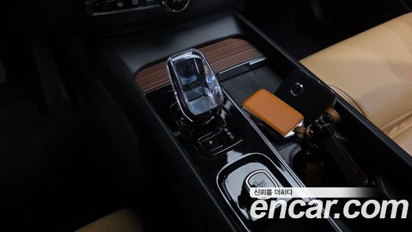 Volvo XC60 2023, фото 11