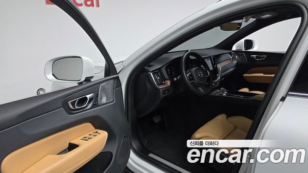 Volvo XC60 2023, фото 12