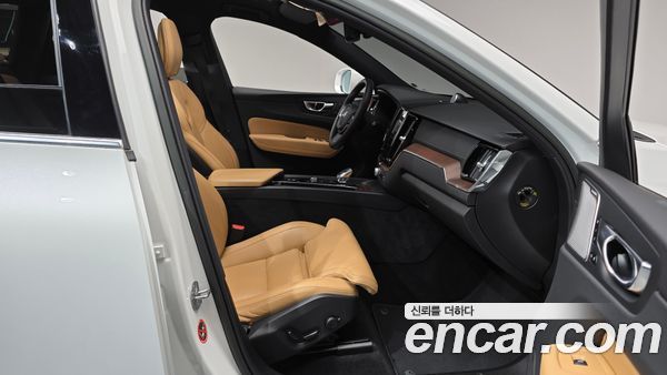 Volvo XC60 2023, фото 16