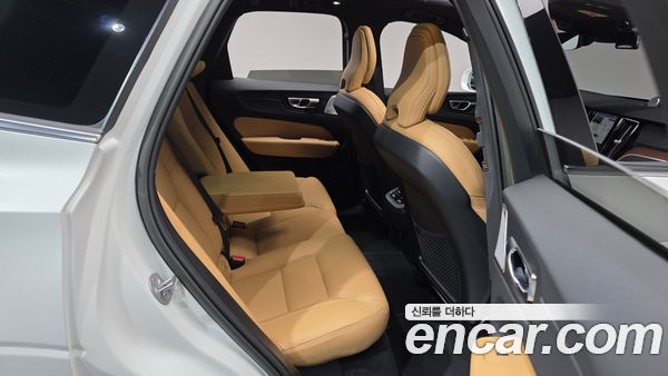 Volvo XC60 2023, фото 17