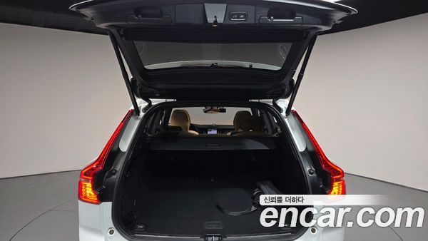 Volvo XC60 2023, фото 25