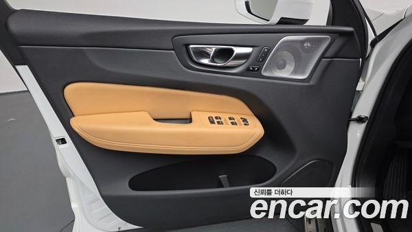 Volvo XC60 2023, фото 13