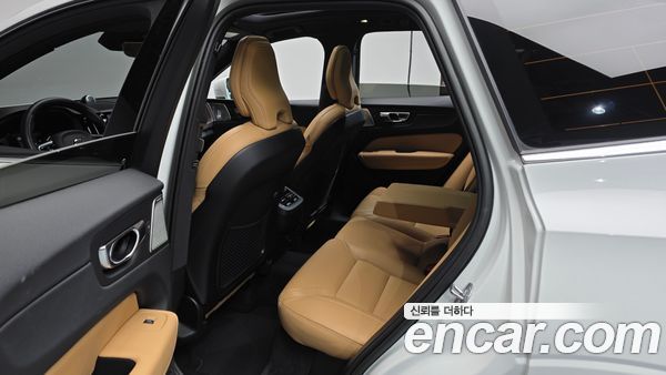 Volvo XC60 2023, фото 15