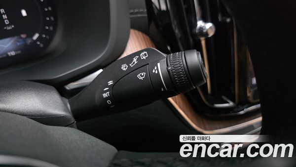 Volvo XC60 2023, фото 28