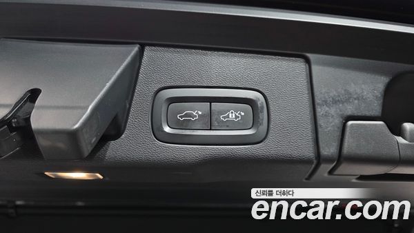 Volvo XC60 2023, фото 32