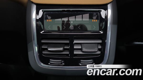 Volvo XC60 2023, фото 33