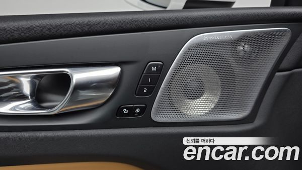 Volvo XC60 2023, фото 35