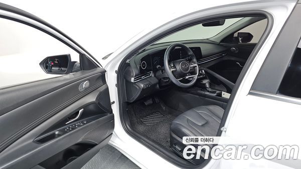 Hyundai Elantra 2021, фото 12