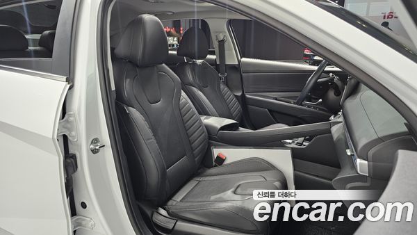 Hyundai Elantra 2021, фото 15