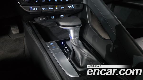 Hyundai Elantra 2023, фото 9