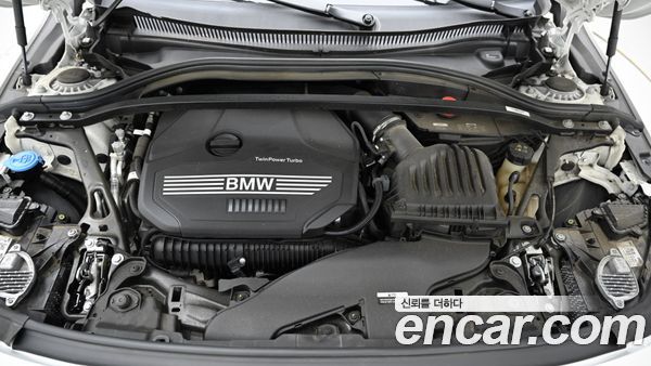 BMW 1 Series 2024, фото 6