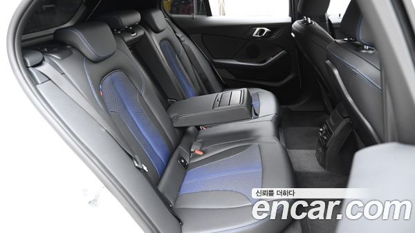 BMW 1 Series 2024, фото 12