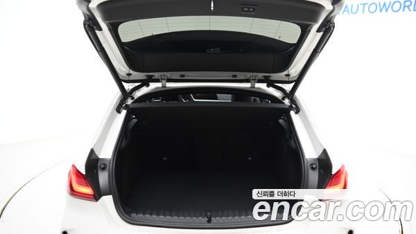 BMW 1 Series 2024, фото 20