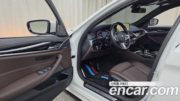 BMW 5 Series 2023, фото 12