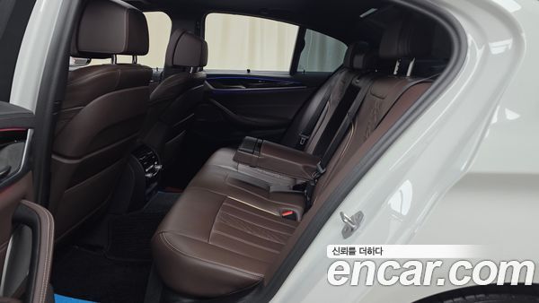 BMW 5 Series 2023, фото 17