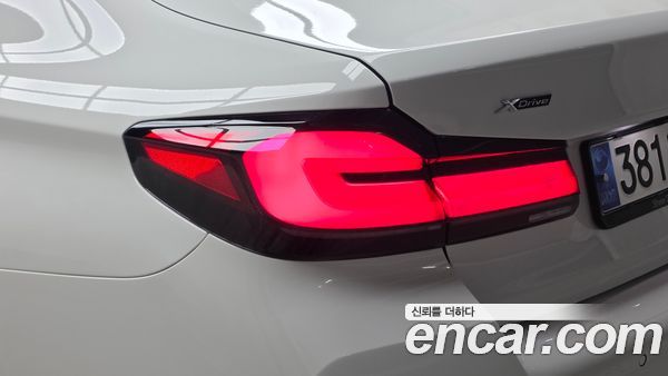 BMW 5 Series 2023, фото 8