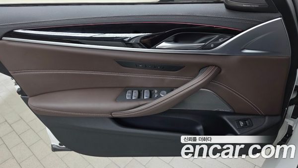 BMW 5 Series 2023, фото 13