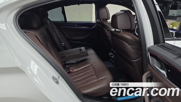 BMW 5 Series 2023, фото 15