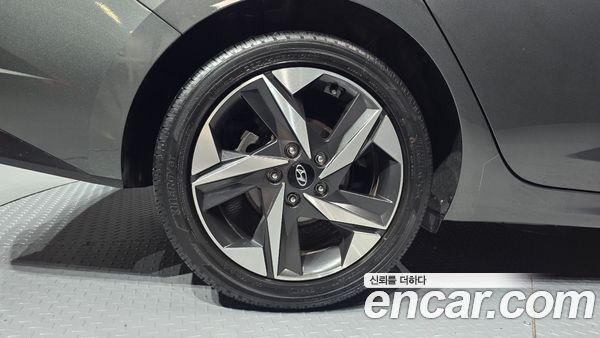 Hyundai Elantra 2021, фото 5
