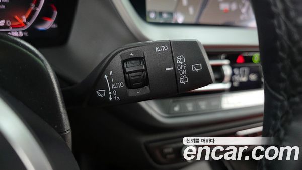 BMW 1 Series 2021, фото 24