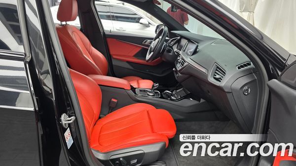 BMW 1 Series 2021, фото 16