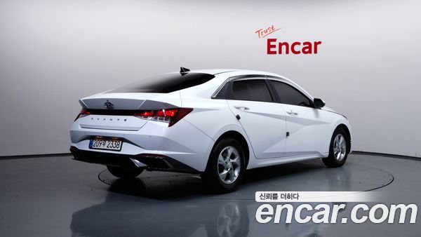 Hyundai Elantra 2021, фото 2