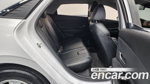 Hyundai Elantra 2021, фото 17