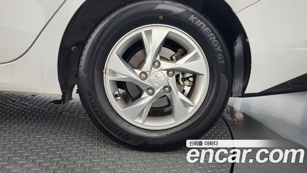 Hyundai Elantra 2021, фото 7