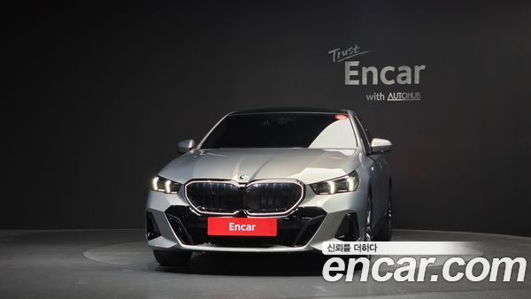 BMW 5 Series 2025, фото 3