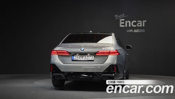 BMW 5 Series 2025, фото 4