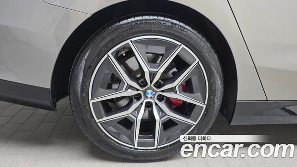 BMW 5 Series 2025, фото 5