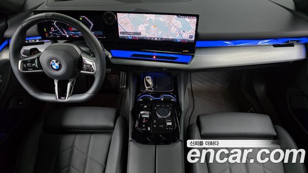 BMW 5 Series 2025, фото 10