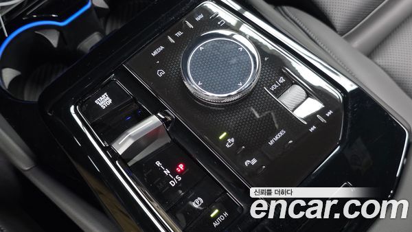 BMW 5 Series 2025, фото 12