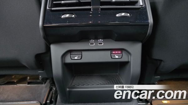 BMW 5 Series 2025, фото 31