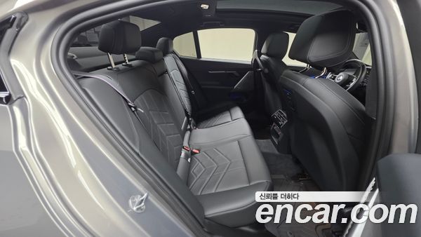 BMW 5 Series 2025, фото 33