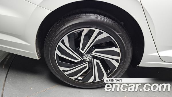 Volkswagen Jetta 2020, фото 5