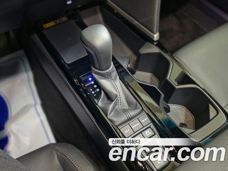Toyota Camry 2025, фото 9