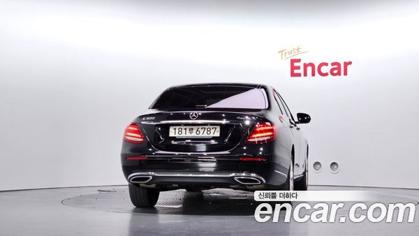 Mercedes-Benz E-Class 2020, фото 4