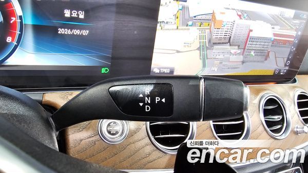 Mercedes-Benz E-Class 2020, фото 12