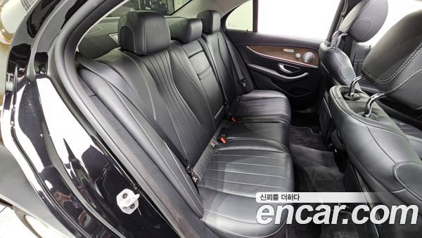 Mercedes-Benz E-Class 2020, фото 17