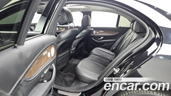 Mercedes-Benz E-Class 2020, фото 18